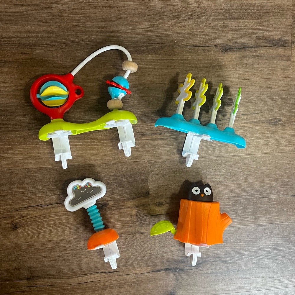 Skiphop activity jumper extra toys